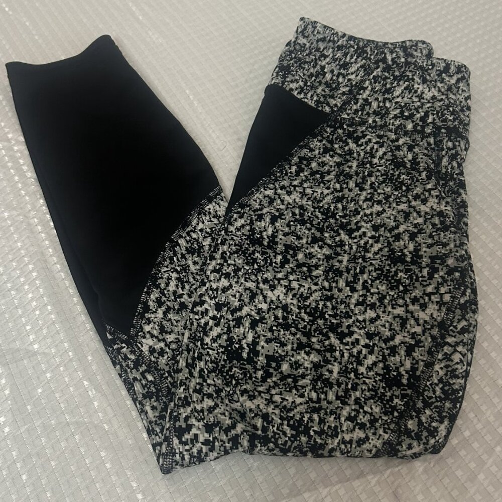 Copper Fit Athletic Patterned Leggings - Picture 2 of 3